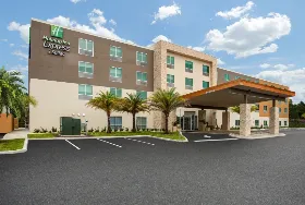 Photograph of Holiday Inn Express, Deland
