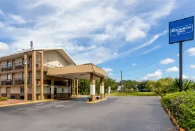 Photograph of Rodeway Inn, Tampa
