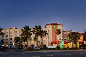 Photograph of Holiday Inn & Suites Daytona Beach on the Ocean, Daytona Beach
