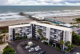 Photograph of La Quinta Inn & Suites, Cocoa Beach