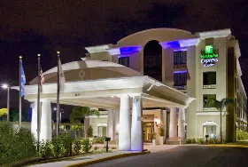 Photograph of Holiday Inn Express, Tampa