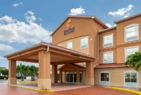 Photograph of Comfort Inn, Fort Myers