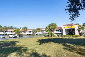 Photograph of Super 8 By Wyndham Naples, Naples