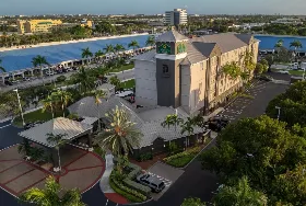 Photograph of La Quinta Inn & Suites, Miami