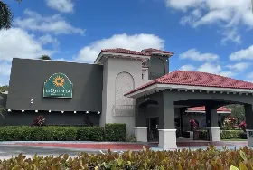 Photograph of La Quinta Inn & Suites, Fort Lauderdale
