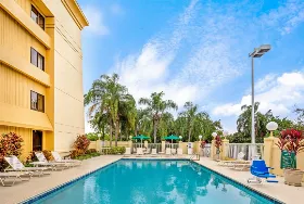 Photograph of La Quinta Inn & Suites, Miami