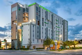 Photograph of Wyndham Garden Miami International Airport, Miami Springs