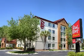 Photograph of Red Roof PLUS+, Gainesville