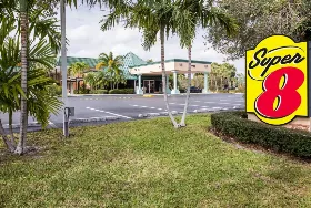 Photograph of Super 8, North Palm Beach