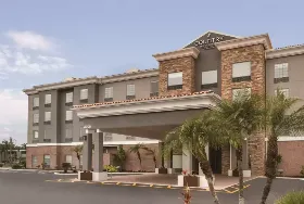 Photograph of Country Inn & Suites, Tampa