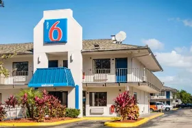 Photograph of Motel 6, Fort Pierce