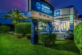 Photograph of Clarion Inn & Suites Central Clearwater Beach, Clearwater