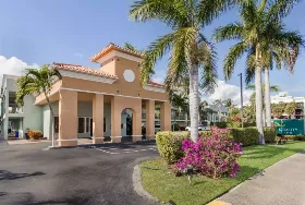 Photograph of Quality Inn, Boca Raton