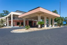 Photograph of Baymont by Wyndham, Tallahassee