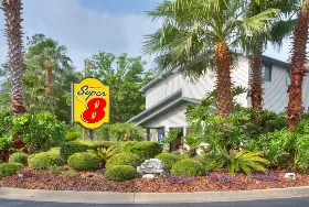 Photograph of Super 8, Gainesville