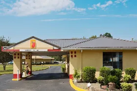 Photograph of Super 8, Chipley