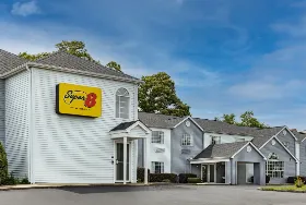 Photograph of Super 8, Pensacola