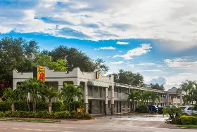 Photograph of Super 8, Bradenton