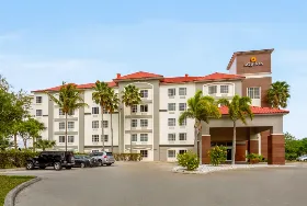Photograph of La Quinta Inn & Suites, Fort Pierce