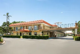 Photograph of Days Inn, Clearwater