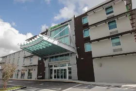 Photograph of Holiday Inn Express & Suites, Miami