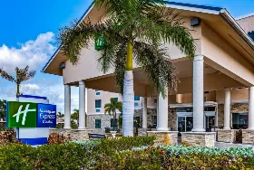Photograph of Holiday Inn Express, Lantana