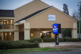 Photograph of Baymont by Wyndham, Mary Esther