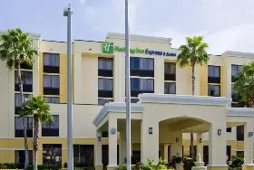 Photograph of Holiday Inn Express & Suites, Miami