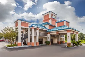 Photograph of Days Inn, Chiefland