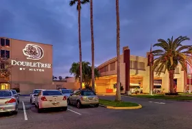Photograph of Doubletree Hotel ( Airport ), Tampa