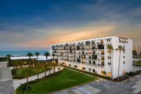 Photograph of Doubletree Hotel ( Oceanfront ), Cocoa Beach