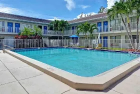 Photograph of Motel 6, Dania
