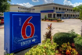 Photograph of Motel 6, Bradenton