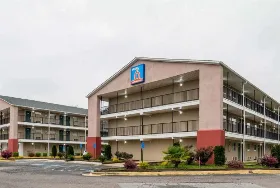 Photograph of Studio 6, Augusta