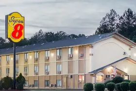 Photograph of Super 8, Warner Robins