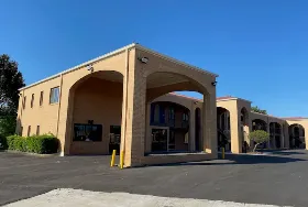 Photograph of Days Inn, Newnan