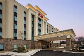 Photograph of Hampton Inn, Snellville