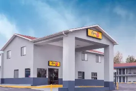 Photograph of Super 8, Locust Grove