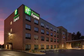 Photograph of Holiday Inn Express, Newnan