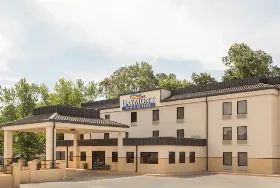 Photograph of Baymont Inn & Suites, Rome