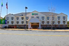 Photograph of Holiday Inn Express & Suites, Acworth