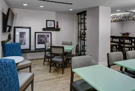 Photograph of Hampton Inn, Atlanta