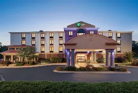 Photograph of Holiday Inn Express, Lavonia