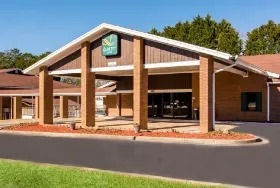Photograph of Quality Inn, Toccoa