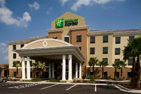 Photograph of Holiday Inn Express, Waycross