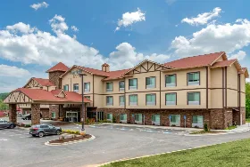 Photograph of Fairfield Inn & Suites, Helen