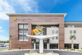 Photograph of La Quinta Inn & Suites, Valdosta