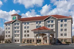 Photograph of La Quinta Inn & Suites, Douglasville