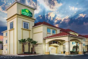 Photograph of La Quinta Inn & Suites, Kingsland