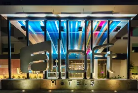 Photograph of Aloft, Pooler